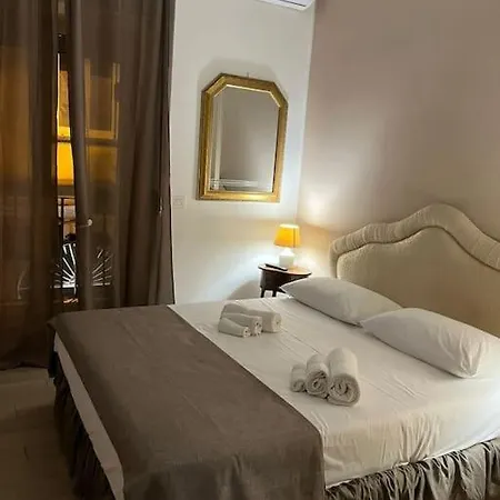 Casa Vacanza Al Centro Di Napoli A' Fenestrella Exterior foto