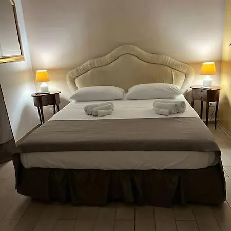 Casa Vacanza Al Centro Di Napoli A' Fenestrella Exterior foto